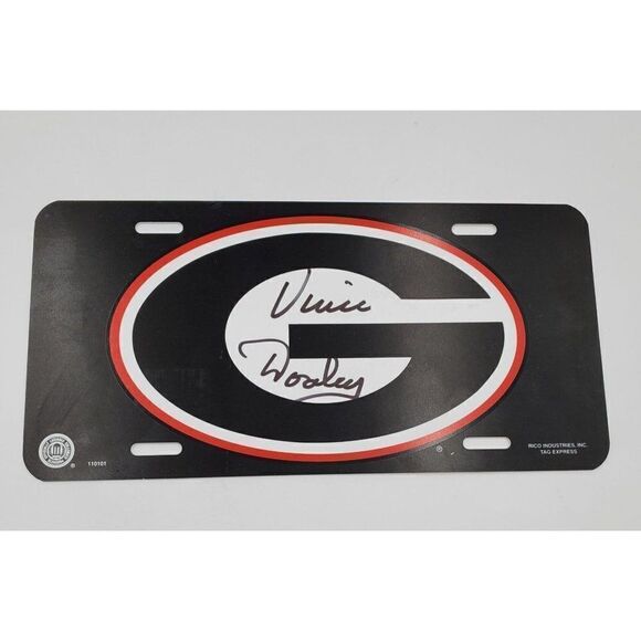 Vince Dooley Signed License Plate Plastic UGA Georgia Bulldogs - Picture 1 of 3